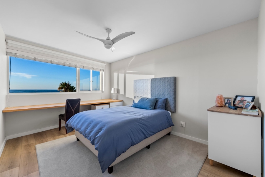 To Let 4 Bedroom Property for Rent in Sea Point Western Cape